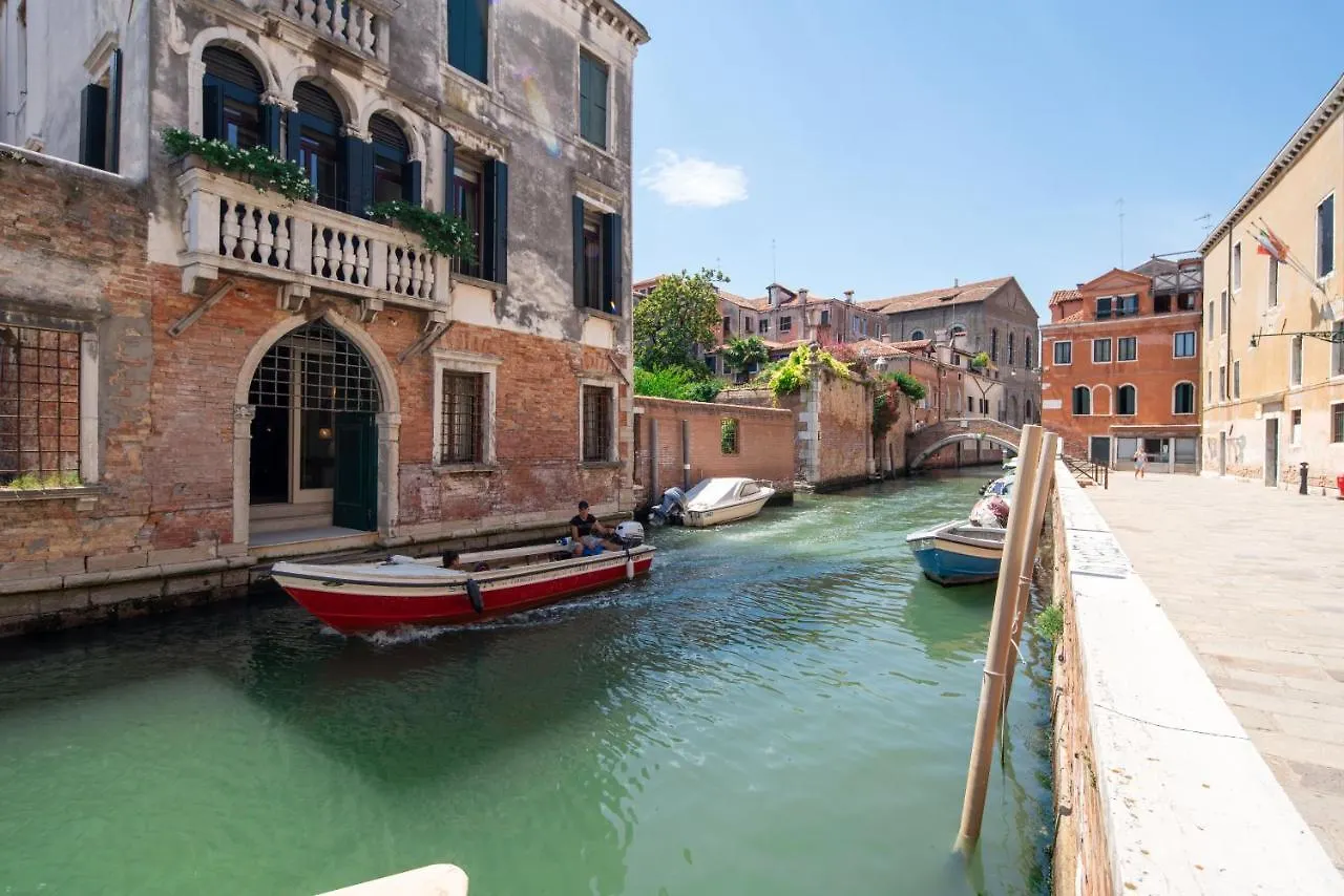 Apartment Canal View Residence Venice Italy
