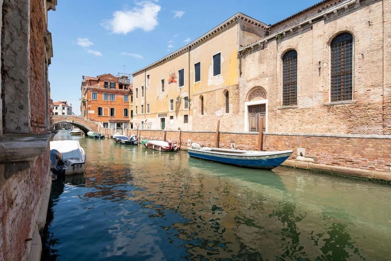 Apartment Canal View Residence Venice
