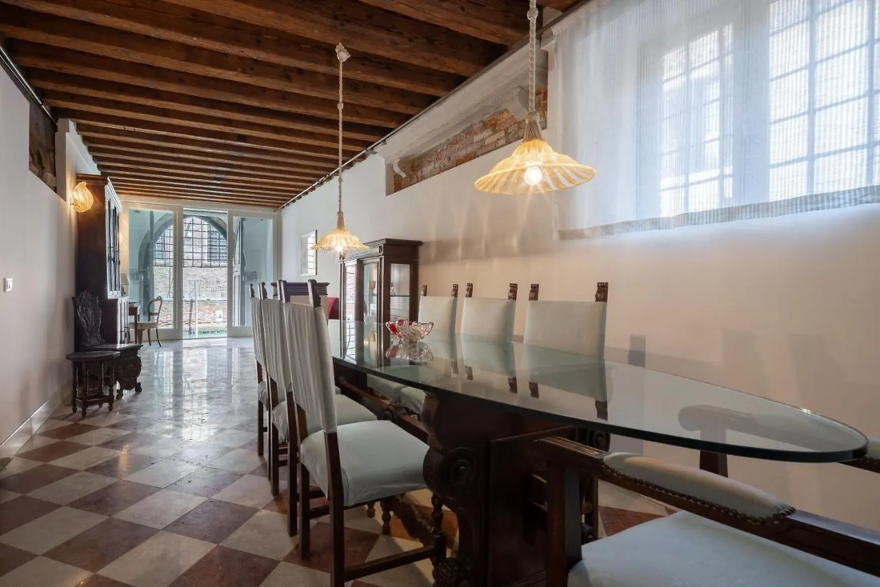 Apartment Canal View Residence Venedig